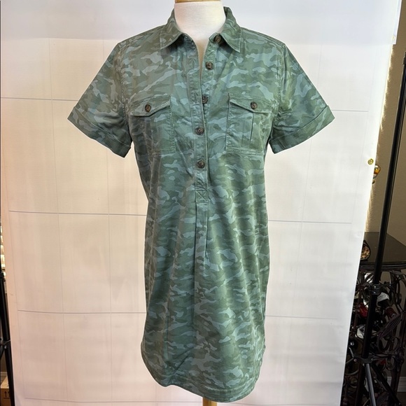 Vineyard Vines Dresses & Skirts - Vineyard Vines Green Camouflage Mini Dress, Size 10 Like new!